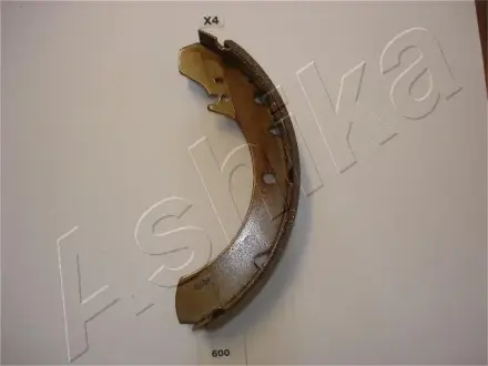 Комплект тормозных колодок ASHIKA 5506600