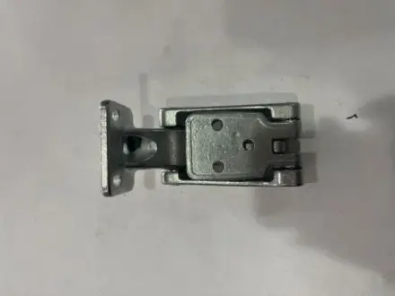 Петля дверна задн Лів (верхня частина) MERCEDES SPRINTER 906 06.06-06.18 BLIC 6004003547243P