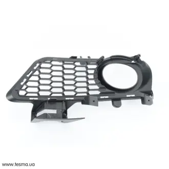 Накладка протитуманки R F30 BMW 51118062632