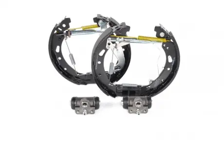 Колодки тормозные, комплект BOSCH 0204114681