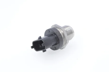 Датчик тиску палива на паливн. рейці NISSAN CABSTAR, PATROL GR V 3.0D 09.06- BOSCH 0281006244