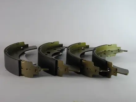 Комплект тормозных колодок BOSCH 0986487012