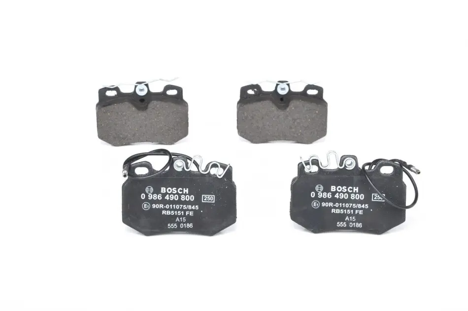 Комплект тормозных колодок, дисковый тормоз BOSCH 0986490800 (фото 1)