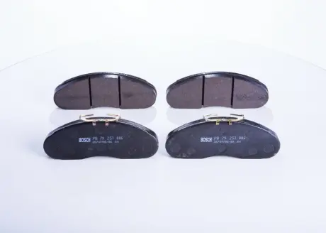 Комплект тормозных колодок, дисковый тормоз BOSCH 0986BB0056