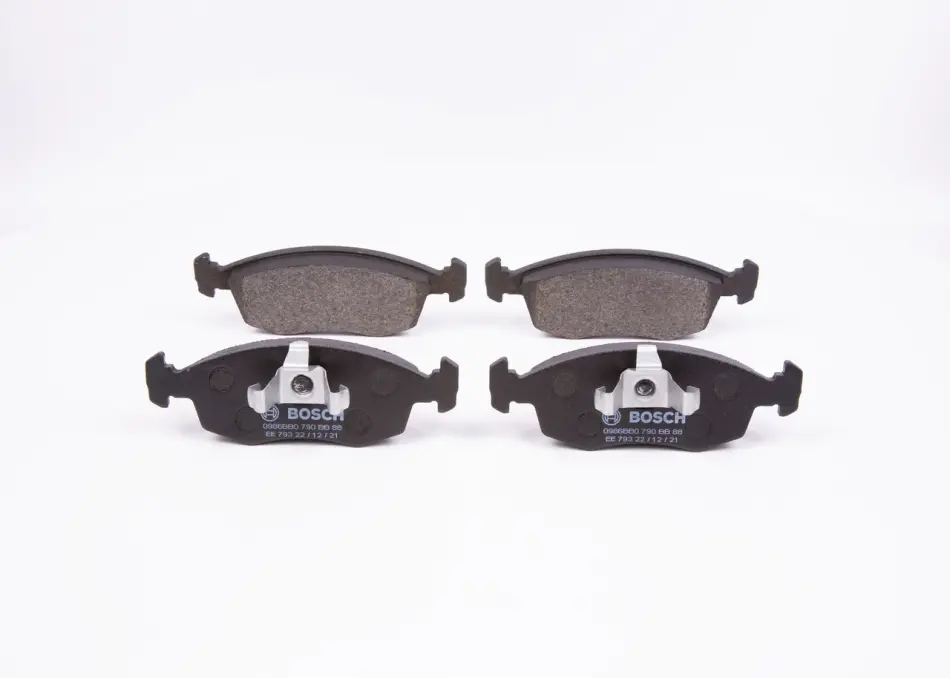 комплект тормозных колодок, дисковый тормоз BOSCH 0986BB0790 - фото 1