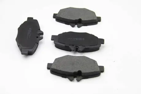 Гальмівні колодки пер. MB E-клас W211 03-09 BREMSI BP3020