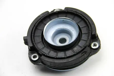 Опора амортизатора Caddy/Golf 04-/Passat/Jetta 05- (з підшипником) BSG BSG90700118