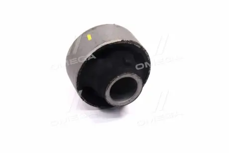 Сайлентблок (задній) переднього важеля L=R CTR GV0512