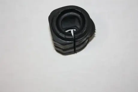 Втулка стабiлiзатора перед. Ford Mondeo III 01- DELLO 110008610