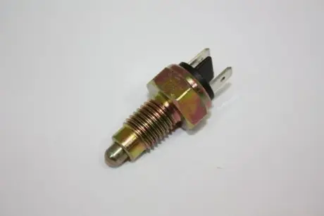 Вимикач фар заднього хода VW Golf 1.6-1.8 76-89/T-2 82-87 DELLO 150025610