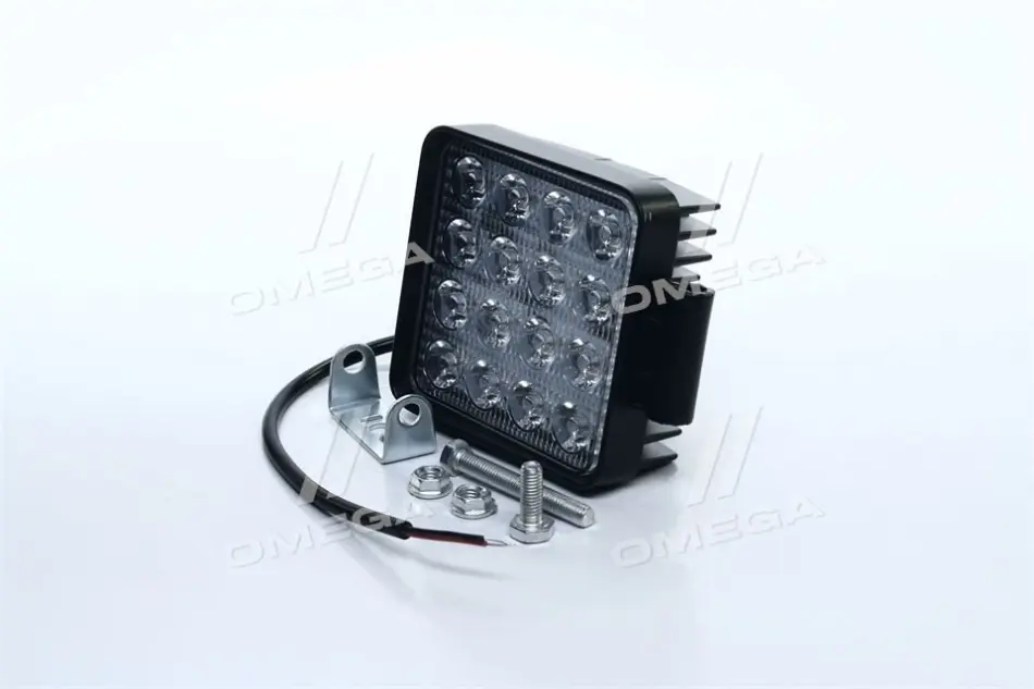 Фара LED прямоугольная 48W, 16 ламп, 110*110мм, узкий луч <ДК> DK DK B2-48W-A SL (фото 1)