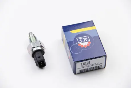 Датчик заднього ходу T4 90-03/Caddy II 95-04/Golf -02 FACET 76125