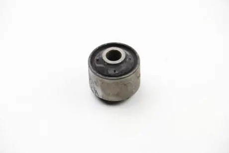 ВТУЛКА ЗАДН. АМОРТ. ВЕРХ.НИЗ. TRANSIT 91-00 (РЕЗИН.) FORD 92VB18016AB