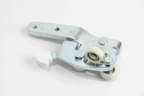 Ролик зсувних дверей Ducato/Boxer 02-06 (нижній/з кроншт.) GOODREM RM8029