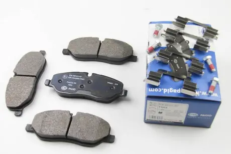 Гальмівні колодки пер. Land Rover Diccovery III,IV 04- /Range Rover III, Sport 02-13 (TRW) HELLA PAGID 8DB355011971