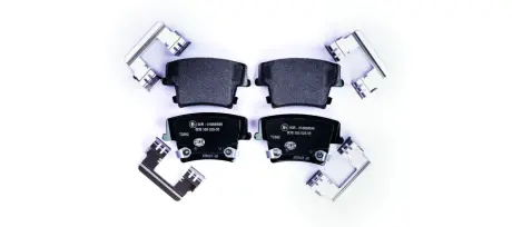 Гальмівні колодки зад. Chrysler 300c 04- HELLA PAGID 8DB355025051