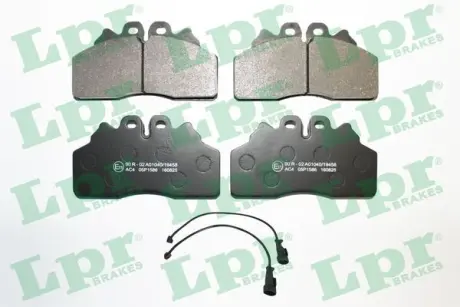 Комплект тормозных колодок, дисковый тормоз LPR 05P1586A