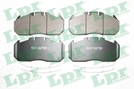 Комплект тормозных колодок, дисковый тормоз LPR 05P823