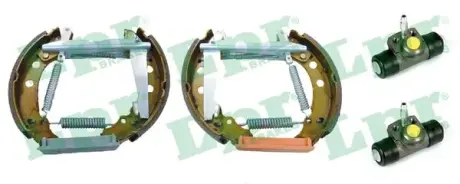 Комплект тормозных колодок LPR OEK126