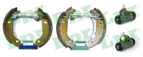 Комплект тормозных колодок LPR OEK138