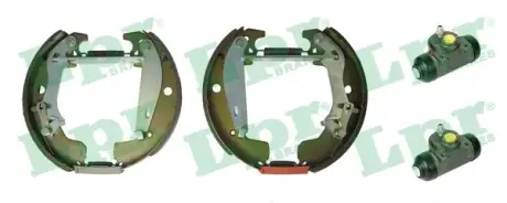 Комплект тормозных колодок LPR OEK183