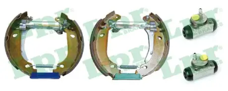 Комплект тормозных колодок LPR OEK205
