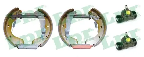 Комплект тормозных колодок LPR OEK226