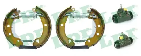 Комплект тормозных колодок LPR OEK258