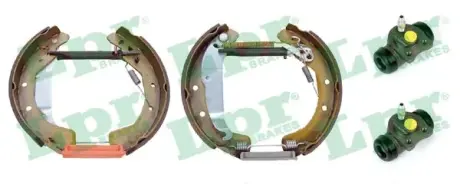 Комплект тормозных колодок LPR OEK415