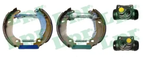 Комплект тормозных колодок LPR OEK499