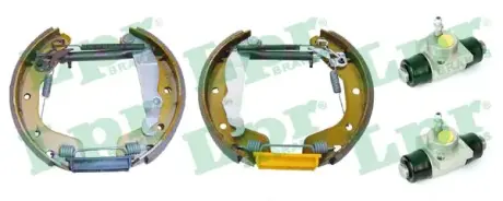 Комплект тормозных колодок LPR OEK558