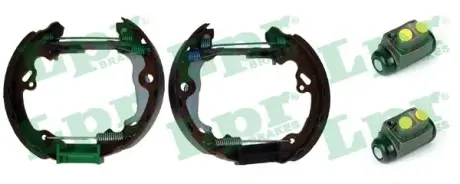 Комплект тормозных колодок LPR OEK559