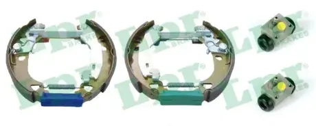 Комплект тормозных колодок LPR OEK560