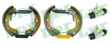 Комплект тормозных колодок LPR OEK561