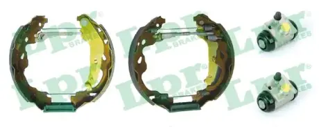 Комплект тормозных колодок LPR OEK614