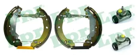 Комплект тормозных колодок LPR OEK657