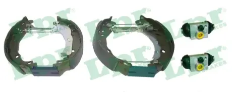 Комплект тормозных колодок LPR OEK815