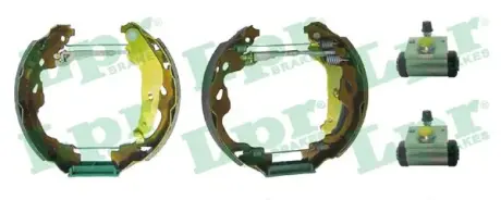 Комплект тормозных колодок LPR OEK820