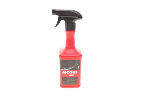 Засіб для чистки пластика (приборної панелі) CAR CARE Plastics Clean (500мл) 110156 MOTUL 850156