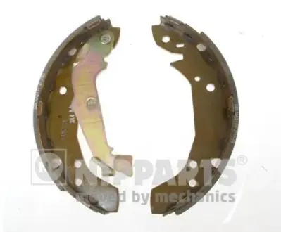 Комплект тормозных колодок NIPPARTS J3500315