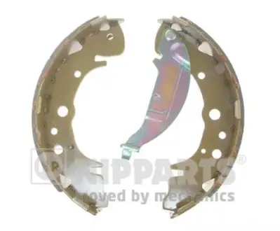 Комплект тормозных колодок NIPPARTS J3500520