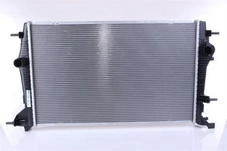 Радiатор NISSENS 637622