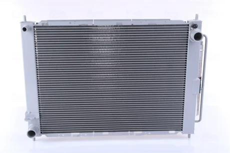Радіатор охолодження двигуна NISSENS 637636