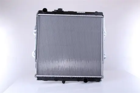 Радіатор охолодження двигуна First Fit NISSENS 64598A