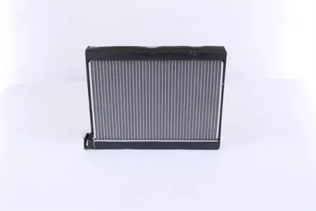 Випарник кондиціонера NISSENS 92317