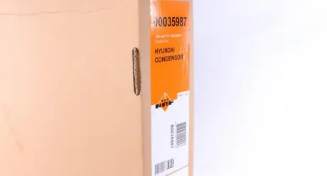 Condenser, air conditioning. Радиатор кондиционера NRF 35184