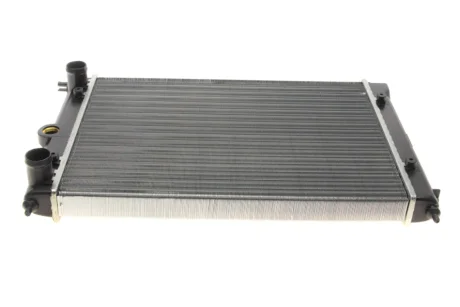 Радіатор охолодження VW Passat 80-88/Golf II 83-91 NRF 58697