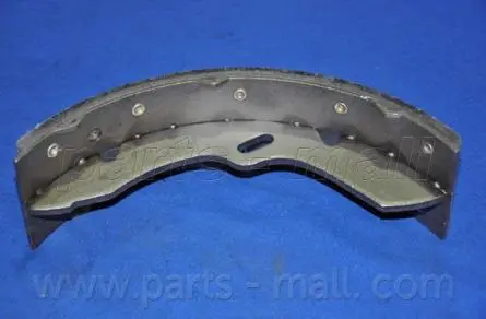 Комплект тормозных колодок PARTS-MALL PLA014