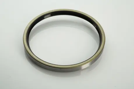 Сальник маточини PE 070.945-00A