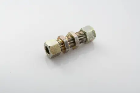 Конектори шланга (M18x1.5 розмір вкручування 22 24-12мм довжина:69) PE 07600830A